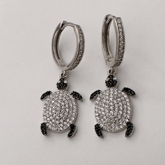 Jewelry - 🐢925 Sterling silver turtle cz stones hoop earrings